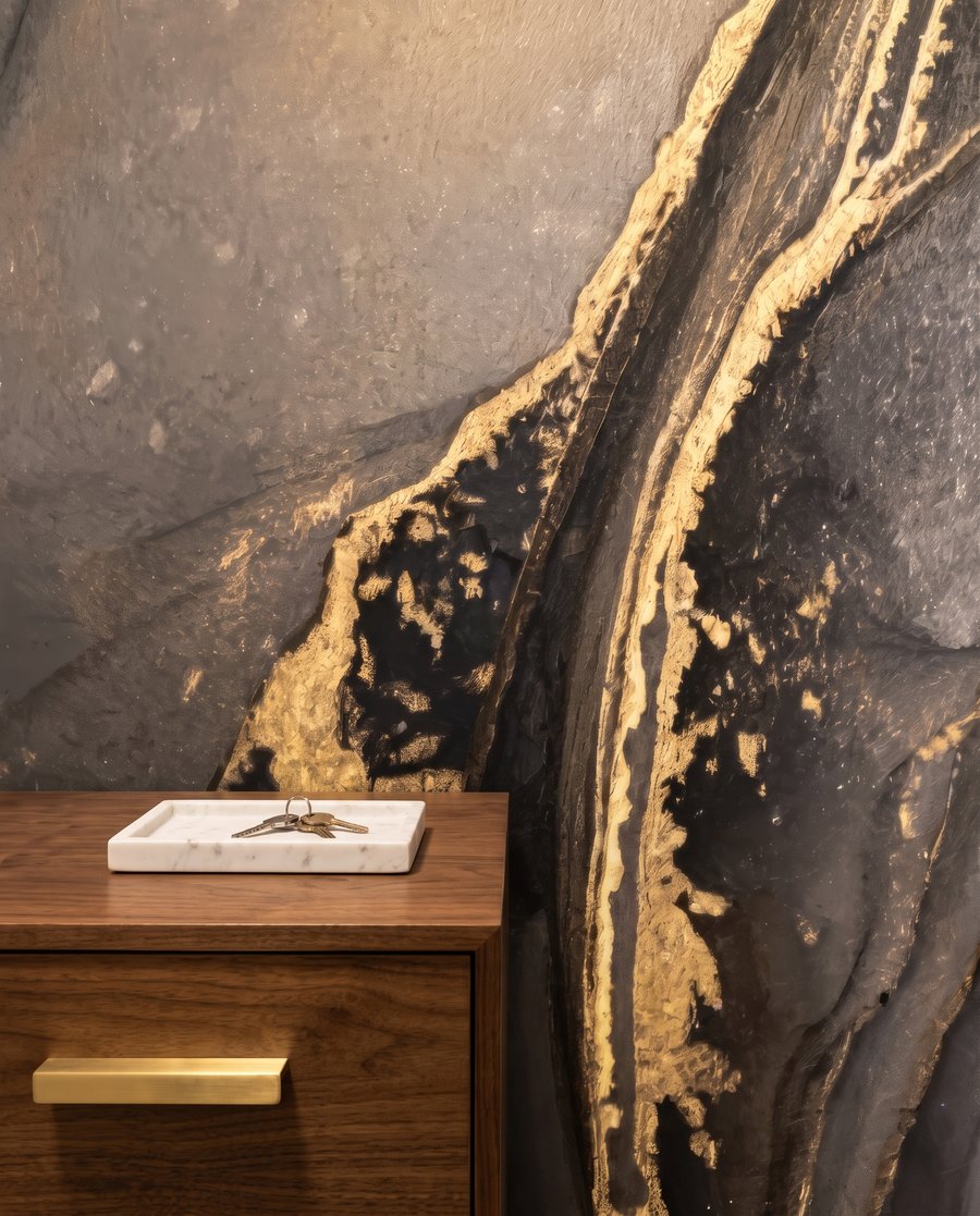Flowing colour, gold veins — detail