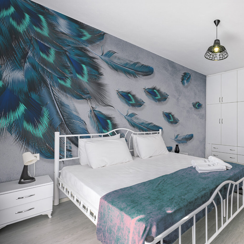 Dark feathers with turquoise — interior 10