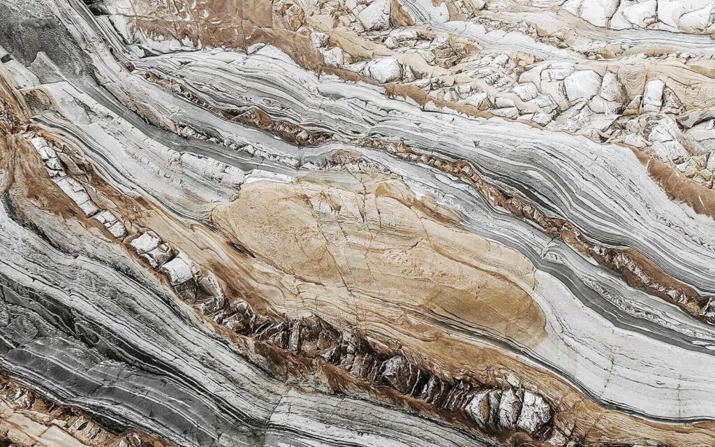 Layered stone effect — full design
