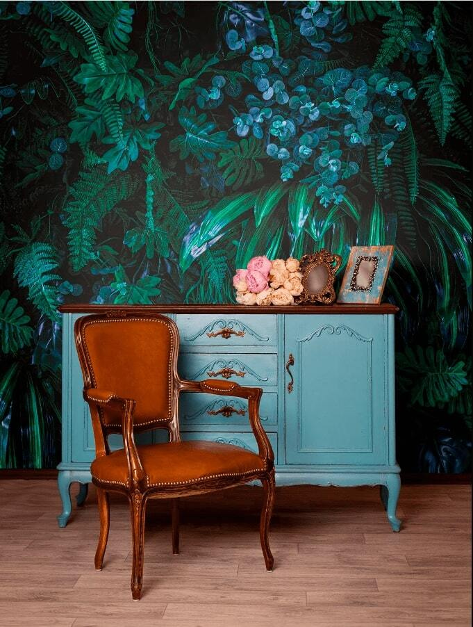 Blue flowers in jungle — interior 3
