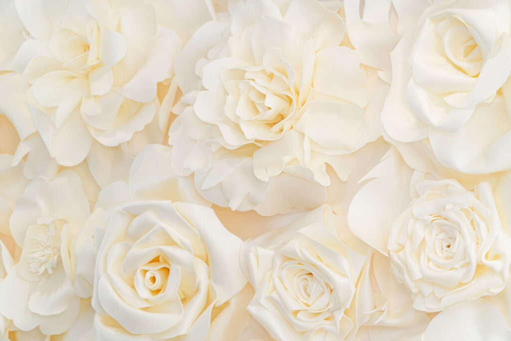 Cream-white roses up close — full design