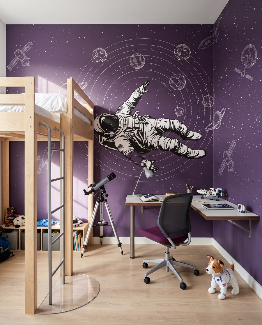 Astronaut in Orbit — interior 4