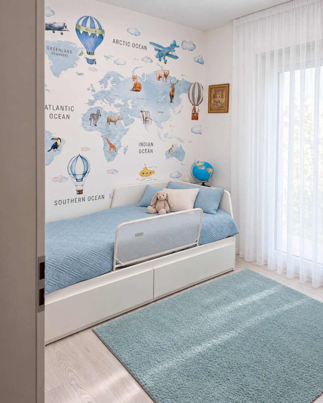 A customer’s room with a wall mural, photo 32 of 48
